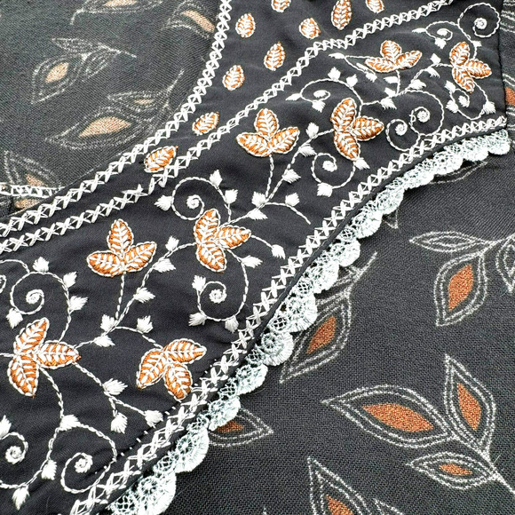 FIGURE‎ FINE Women's Large Vintage Embroidered Floral Long Housedress Nightgown - Picture 4 of 7